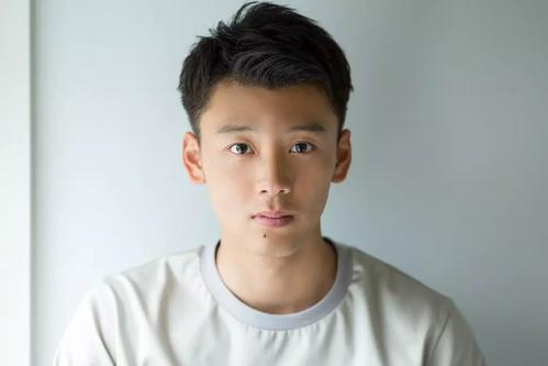 假面骑士:天道总司饰演者水岛宏妻子怀二子,甲斗篇逼王回归无望!祝老司机生日快乐!