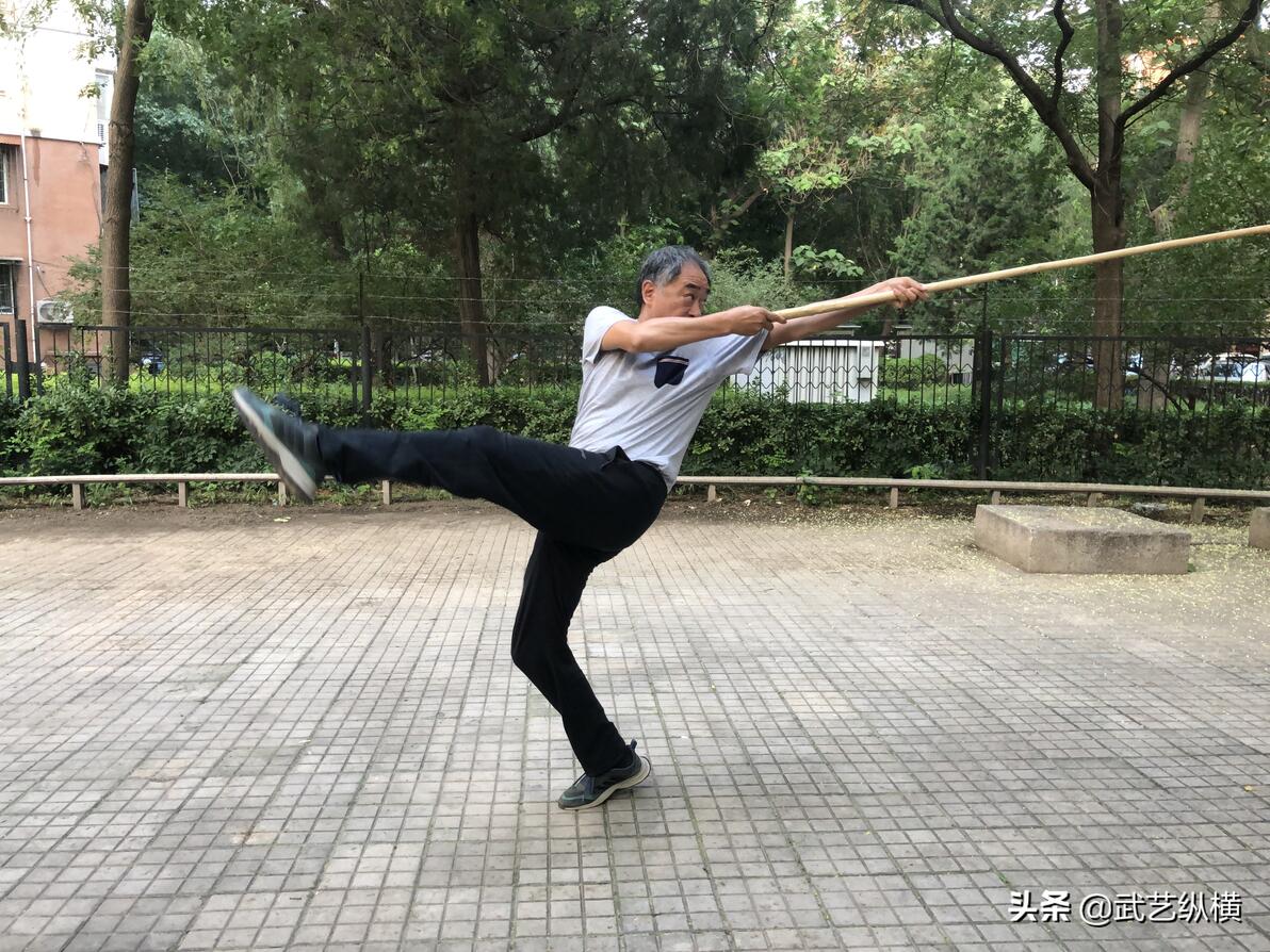 棍法概说——(3)短棍练法 (4)长棍练法 - 哔哩哔哩