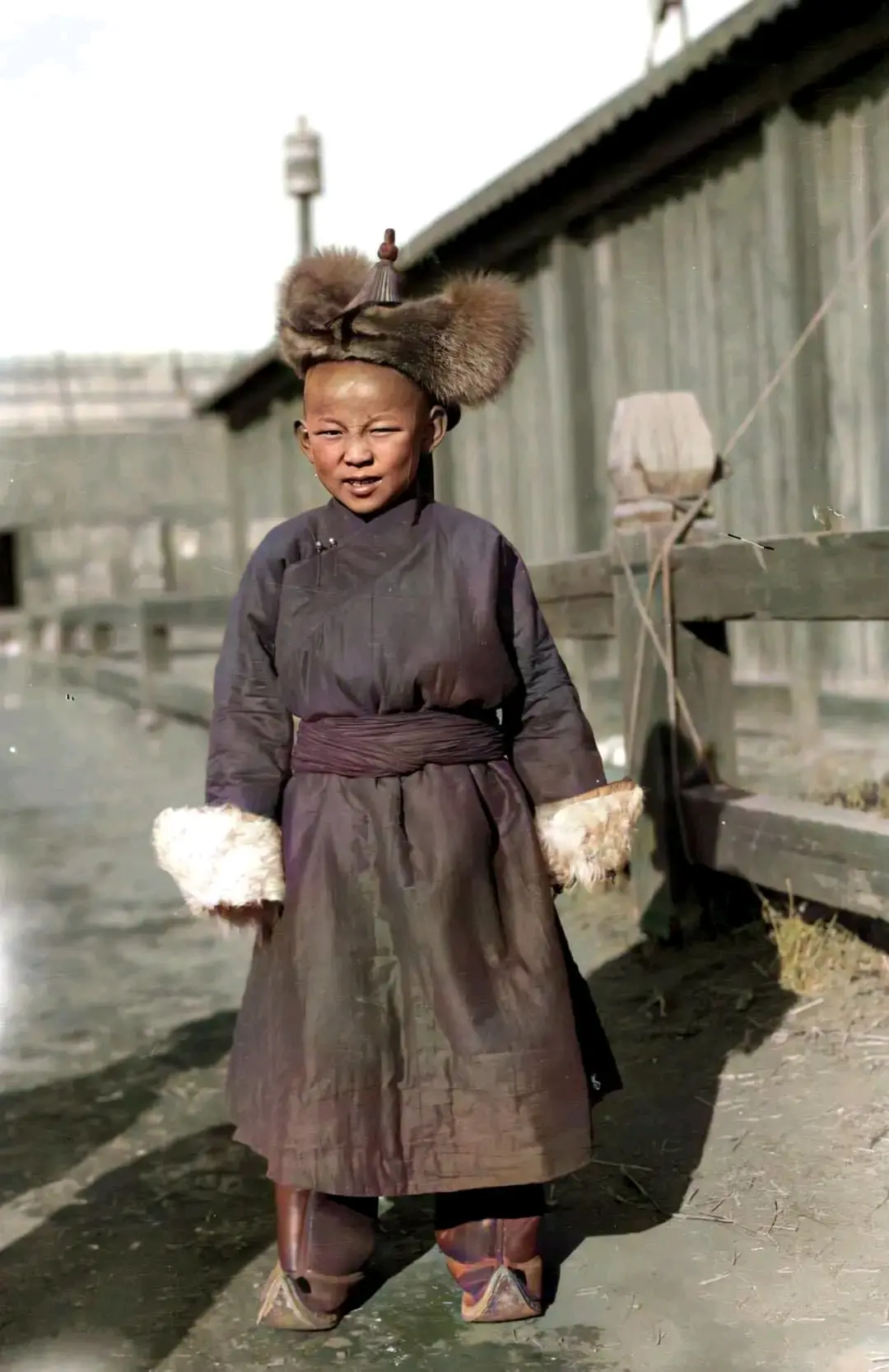 清朝蒙古人都不穿交领蒙古袍了?