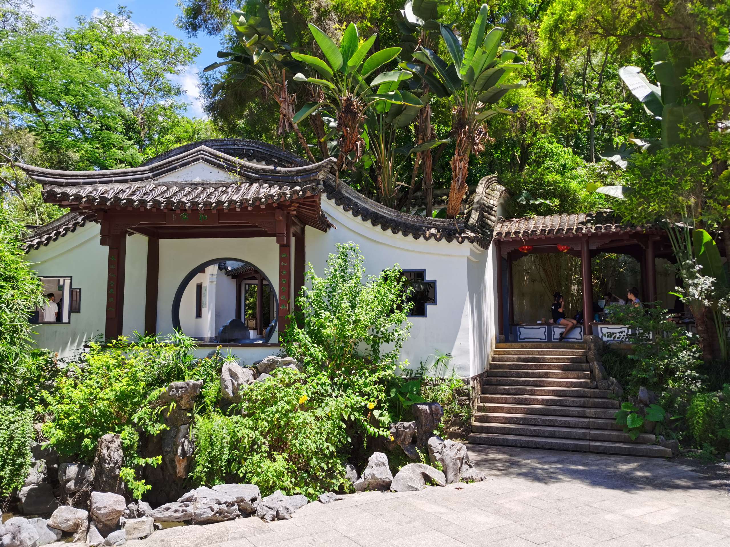 岭南建筑风与人像