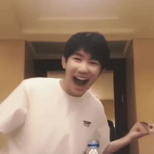 芙蓉王源gif表情包点赞自取