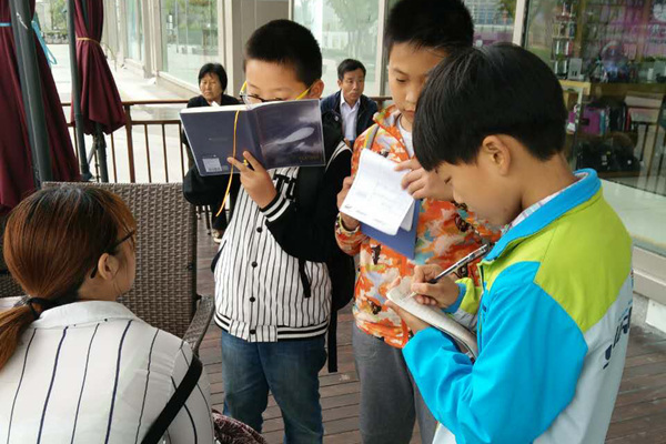 小学生社会实践:为什么在街头做问卷调查被拒