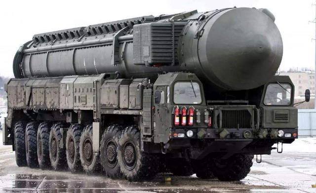 图为导弹发射车