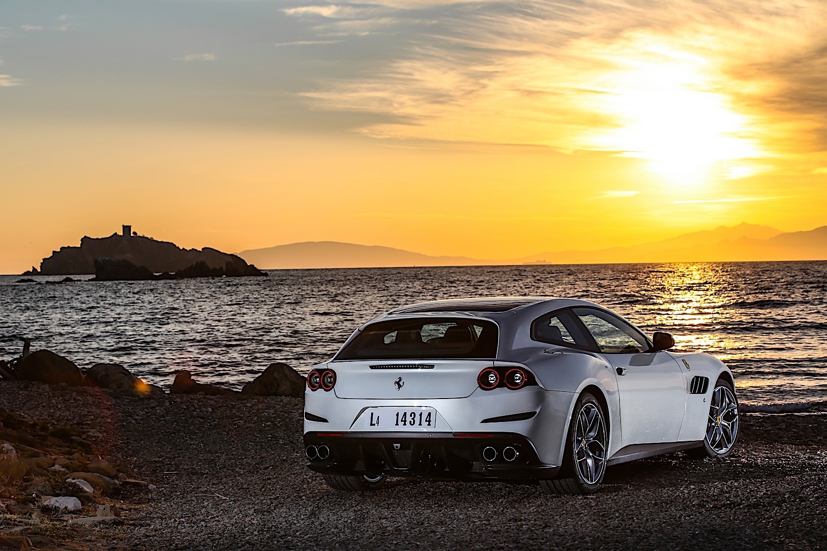 ferrari gtc4lusso t