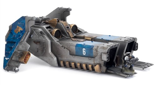 装甲连接,把它们锁在原地,保护它们不受任何可能摧毁整个飞船的撞击