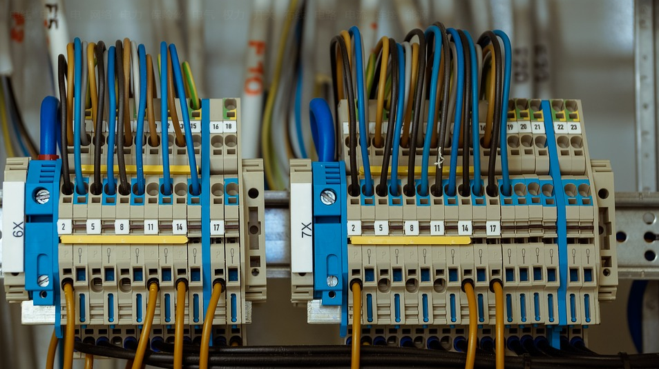 电工布线,这么多线怎么理清楚的?