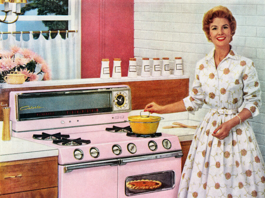 10张老照片:从四人约会到泳衣革命,美国人50年代的生活什么样?