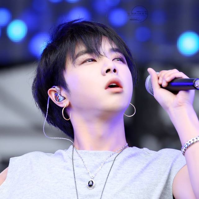 中国今年比较火5首歌曲,杨超越1首,华晨宇1首