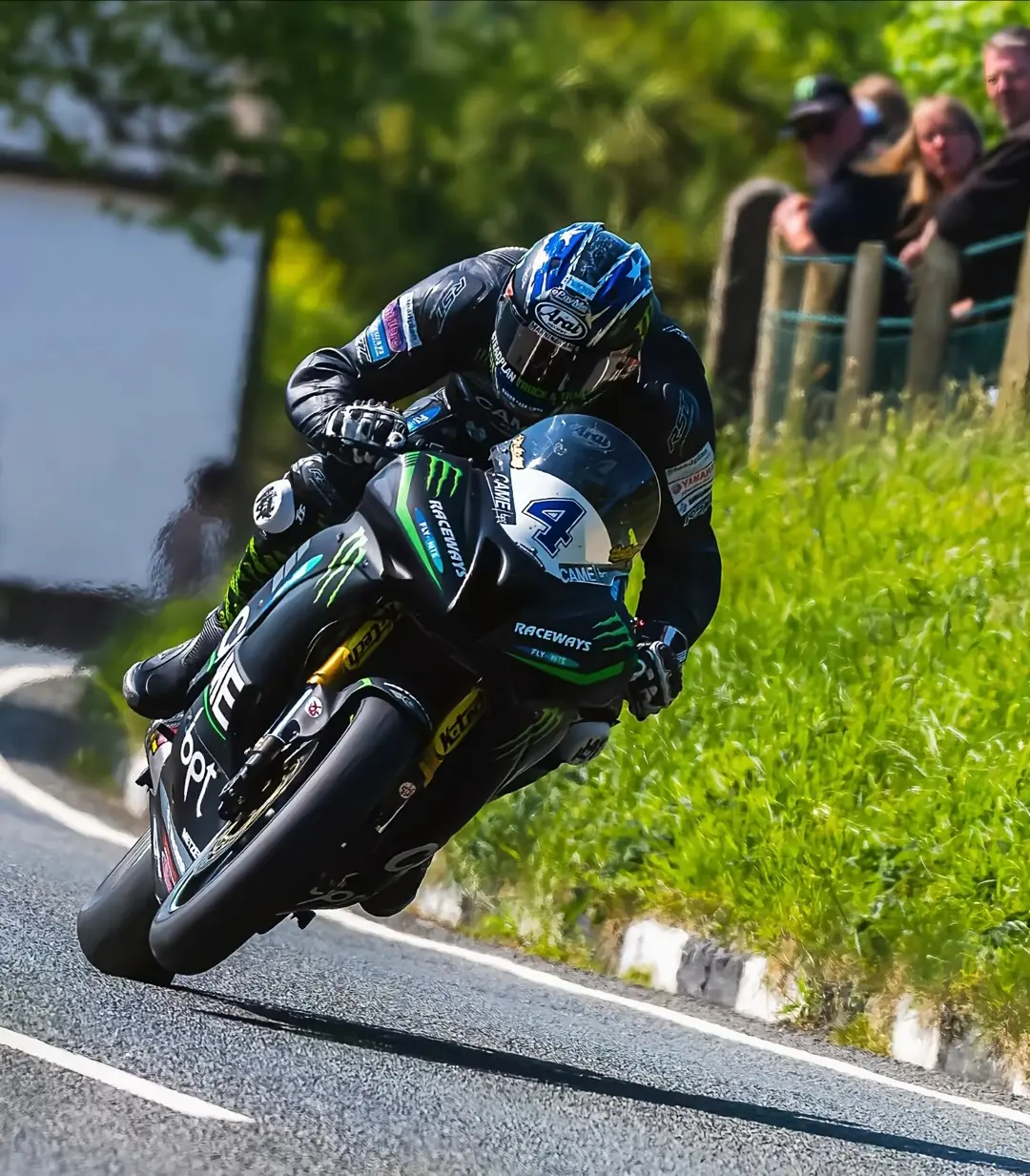 曼岛tt壁纸美图二