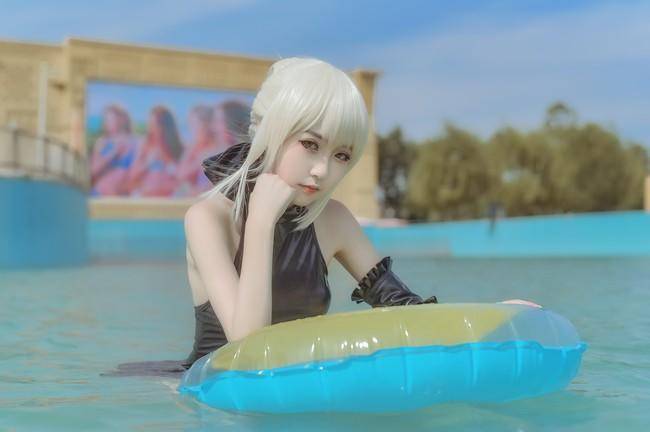 阿尔托莉雅alter泳装cos cn:泡泡