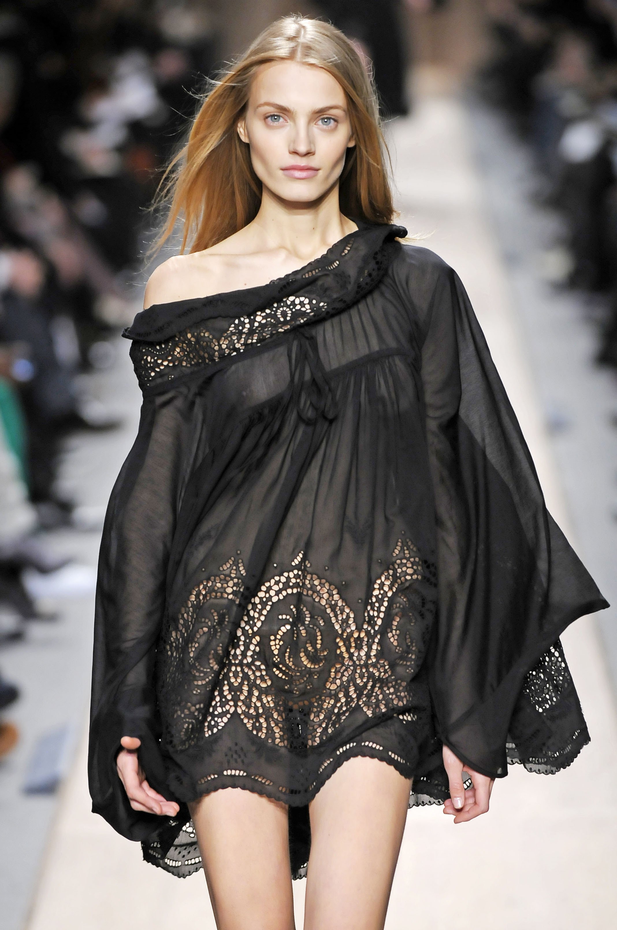 anna maria jagodzińska的美妆,护肤和香水广告