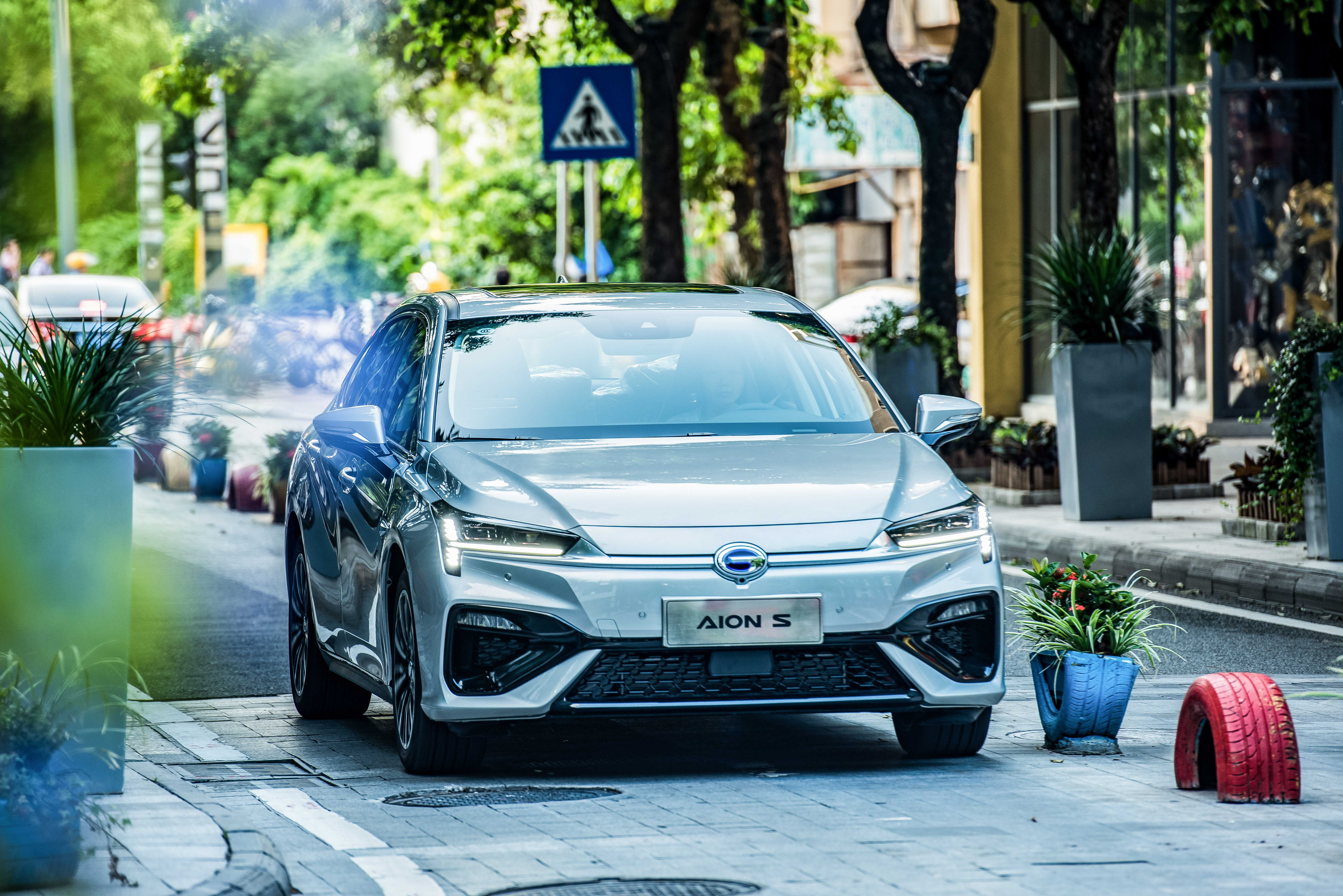 加量不加价,新款广汽埃安 s 续航升级