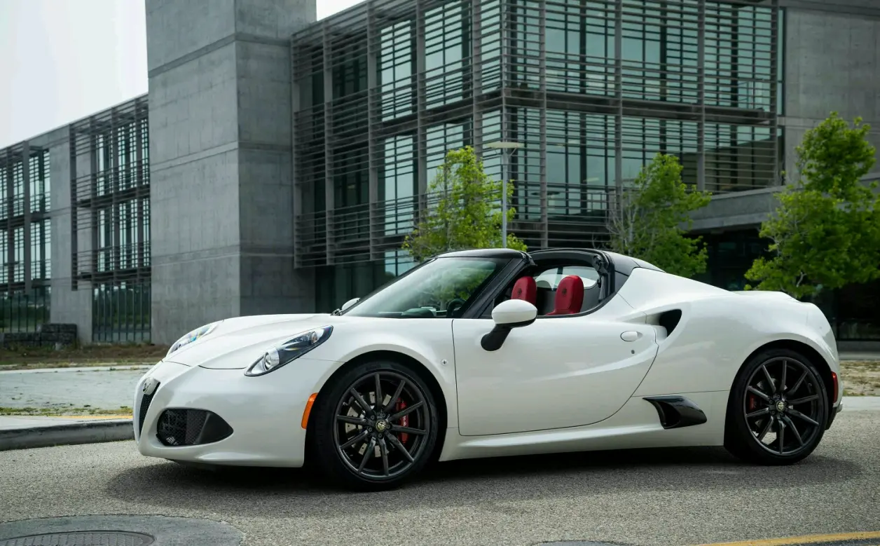 阿尔法罗密欧 4c spider