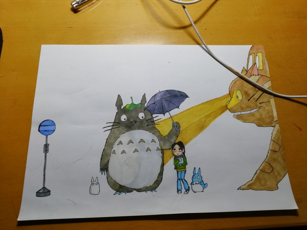 首先呢,搜几张龙猫的图为参考,构思一张属于自己的龙猫.