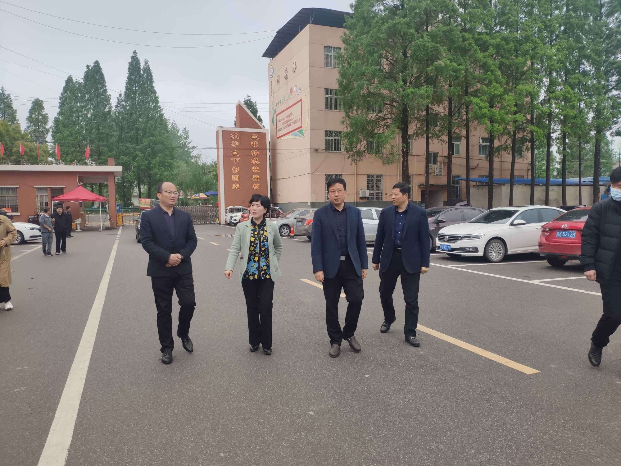 安徽阜南:阜南县人大常委会副主任周莉一行到农林科技学校调研