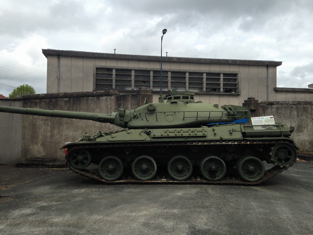 AMX-30B2 Brenus卫星升空