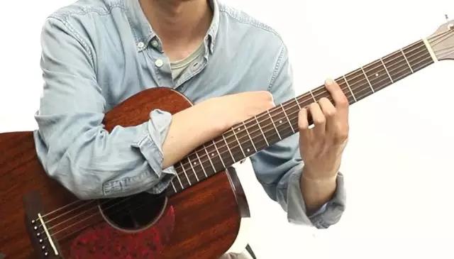 百分百学会吉他上大横按的多个技巧