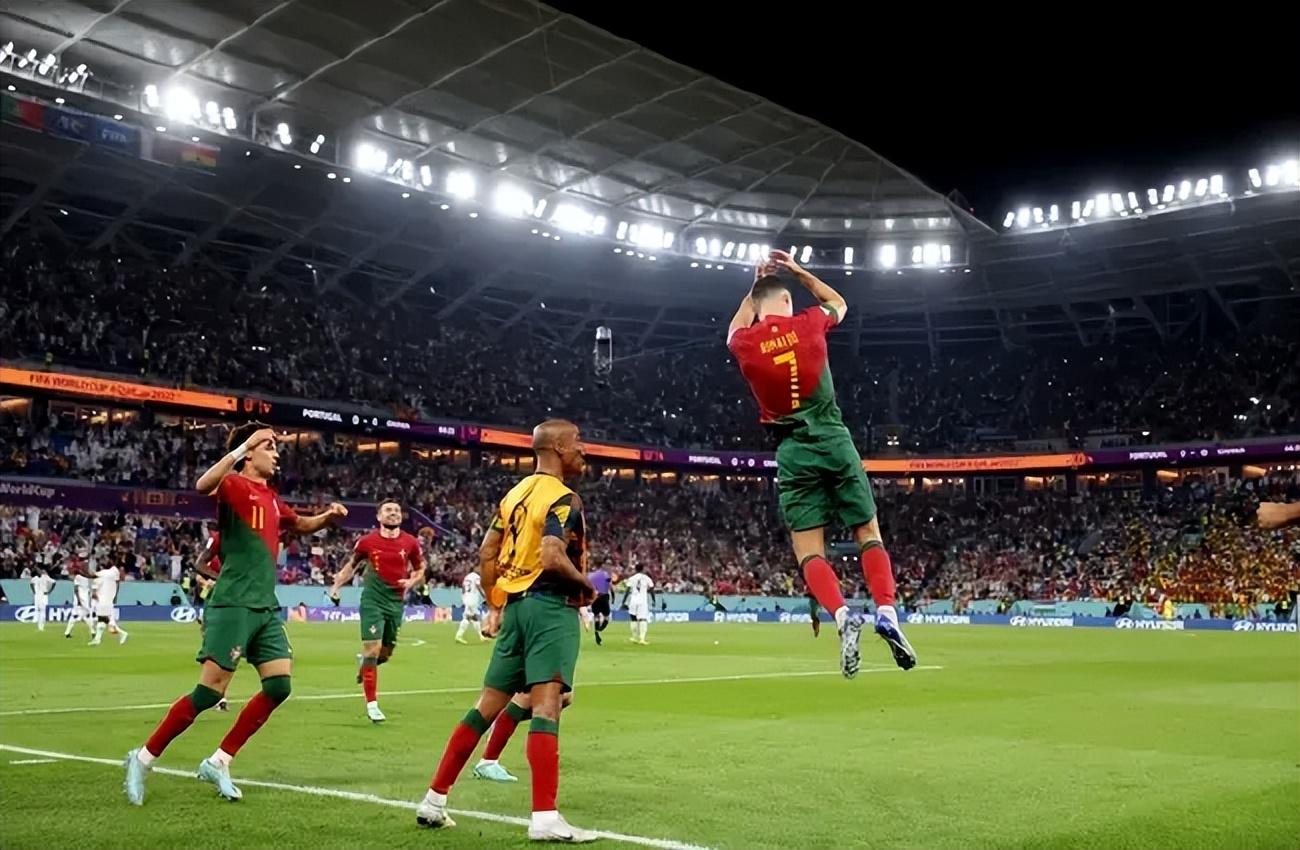 C罗点球破门，连续5届世界杯进球，历史第一人，葡萄牙开门红 - 知乎
