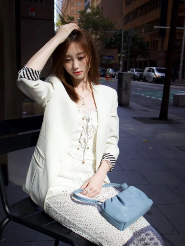 再没钱也要经常戴珠宝首饰,现代女人爱自己就要让自己天天美丽