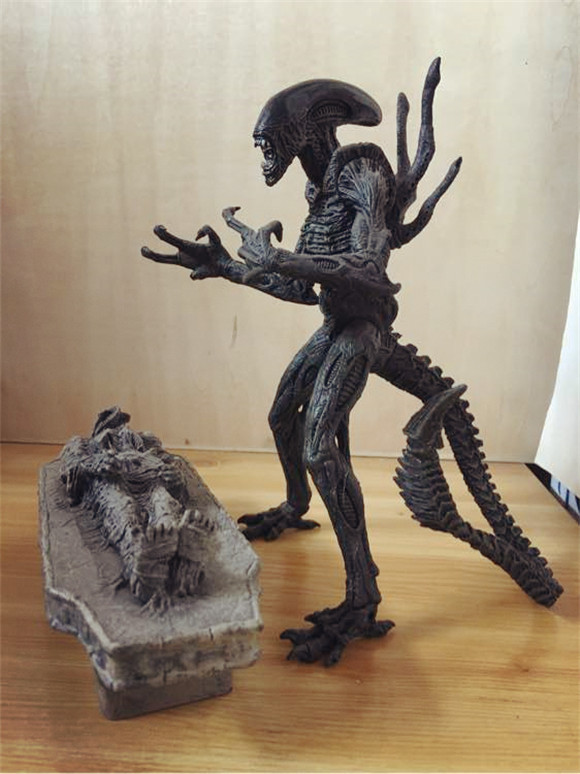 独特的异形手办,扭曲的外表,却有不一样的味道!