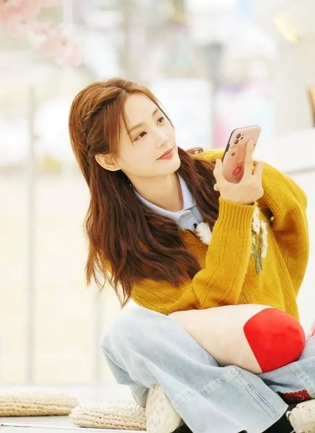 爱了爱了,可是原谅我脸盲,很多时候会把李一桐和另外一个李姓美女明星