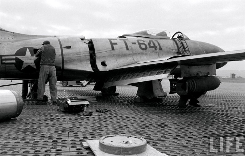 老照片 朝鲜战争中的美军f-80流星战斗机