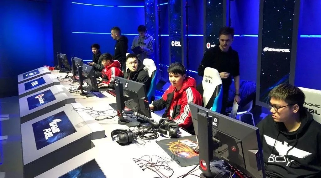 雨燕直播- NBA直播- 足球直播- 世界杯直播 LIVE虚拟主播又行了！乃琳直播《鸣潮》直接破了ASOUL巅峰时期记录