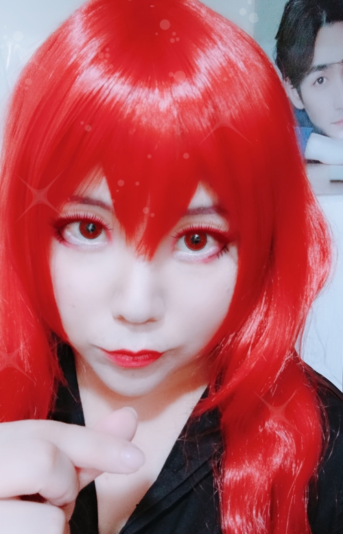 因为没有红色美瞳,所以后p上去的.