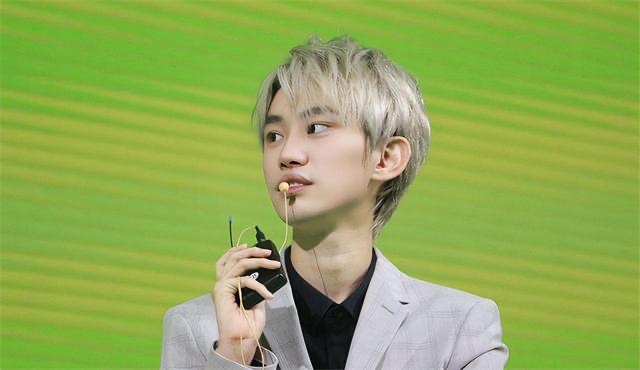 Doinb老板爆行业内幕：很多新人什么都不懂，被坑签十年合同！ - 哔哩哔哩