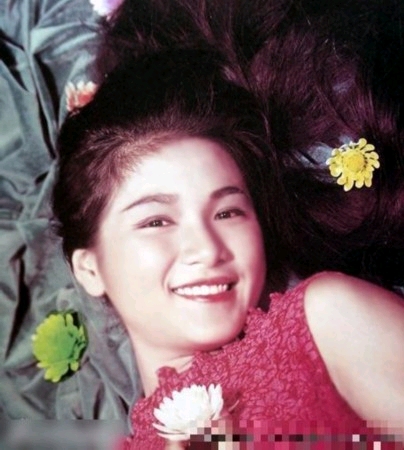 流金岁月亦舒写的书一半真一半假挺好看的建议18岁三观成立后看心疼郑