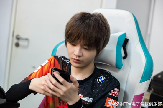 【夏季赛专访】fpx.crisp:我们夏季赛会争取去拿到冠军的.