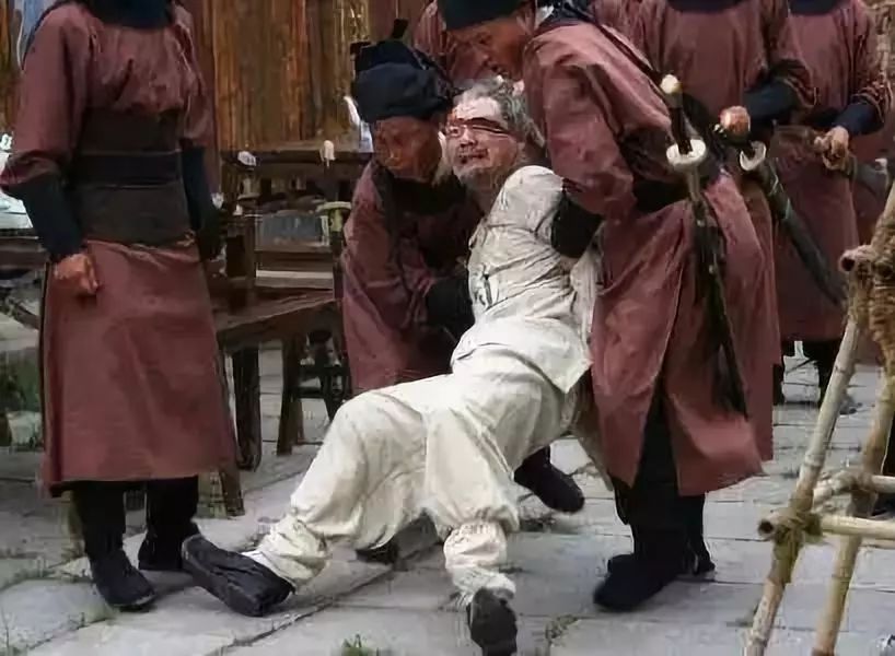 皇帝下令诛九族,受刑者为何都不跑呢?