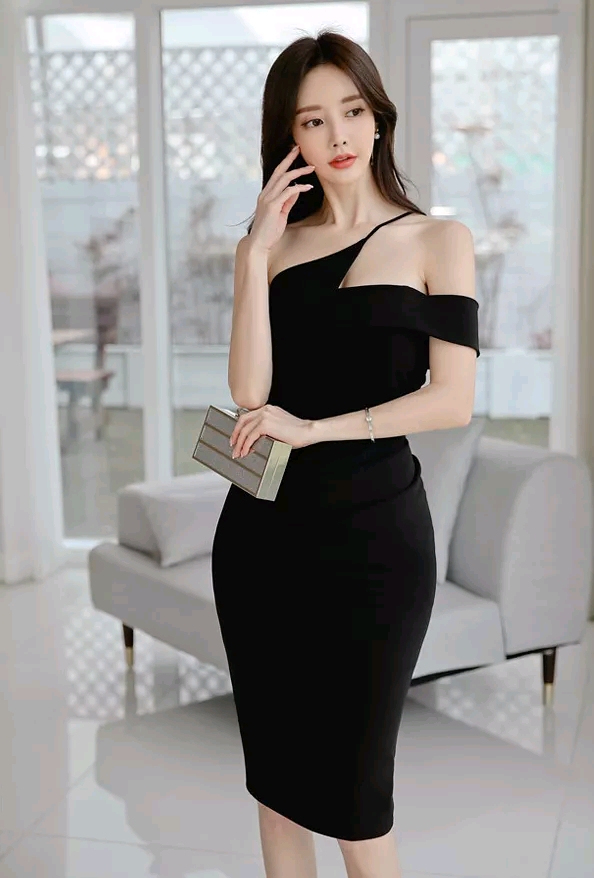 韩国模特孙允珠黑色礼服性感写真