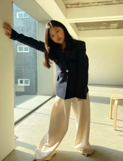 严泰雄 女儿志温 穿着妈妈的衣服 裤子扫着地板 豪杰春香男二回归 哔哩哔哩