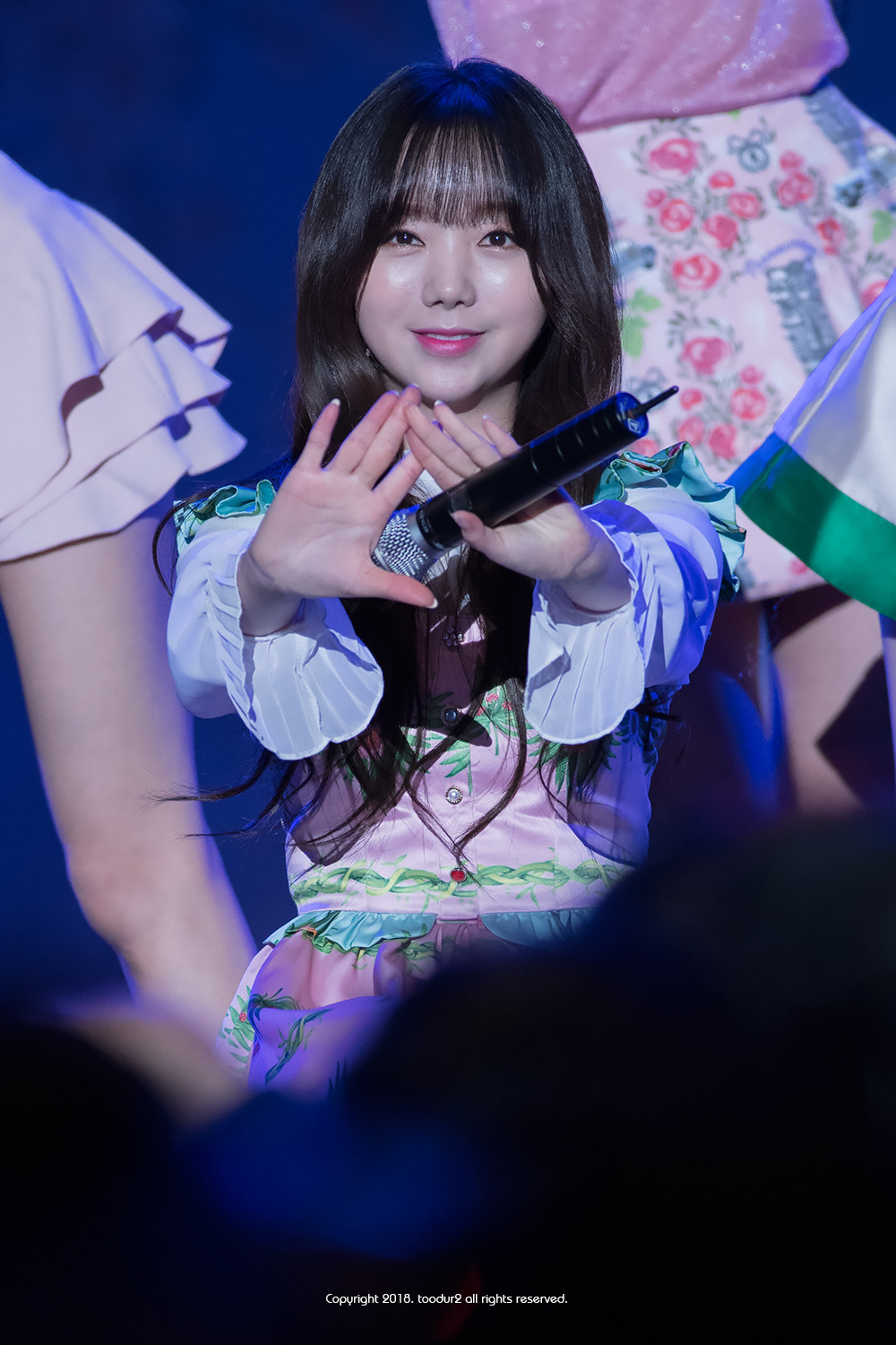 韩国女团lovelyz金智妍的一些图片