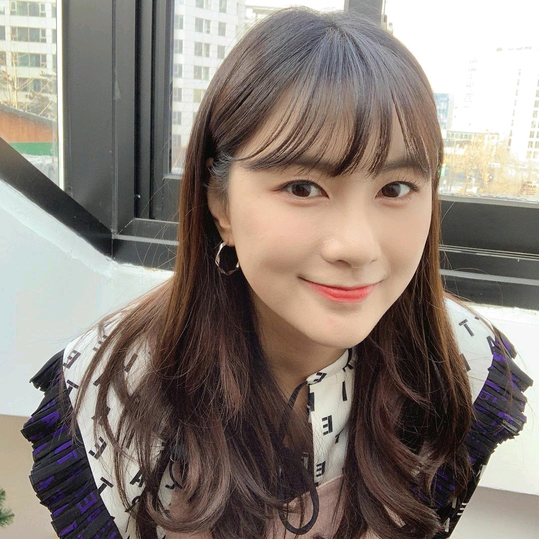 apink 郑恩地 吴夏荣 ins