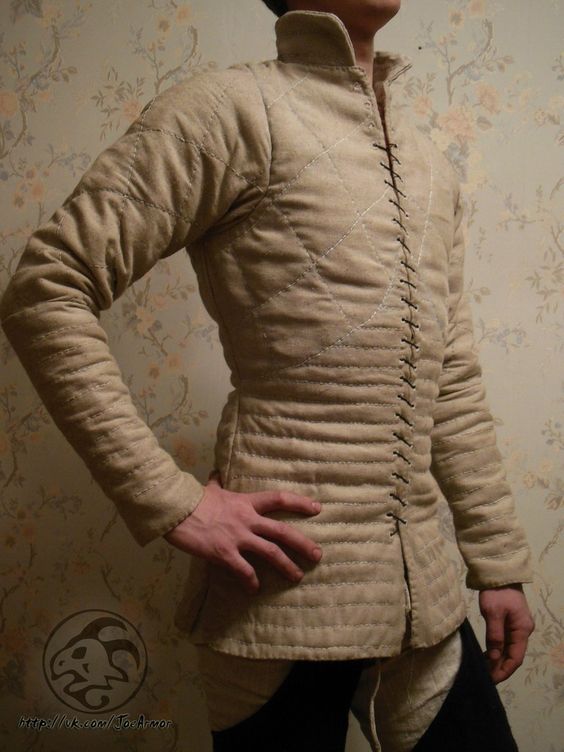 科普武装衣与棉甲有何区分骑士抑或小兵你当如何选择自己的武装服饰