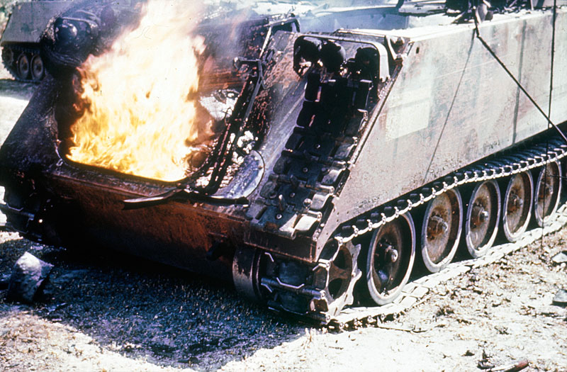 被击毁的澳军m113