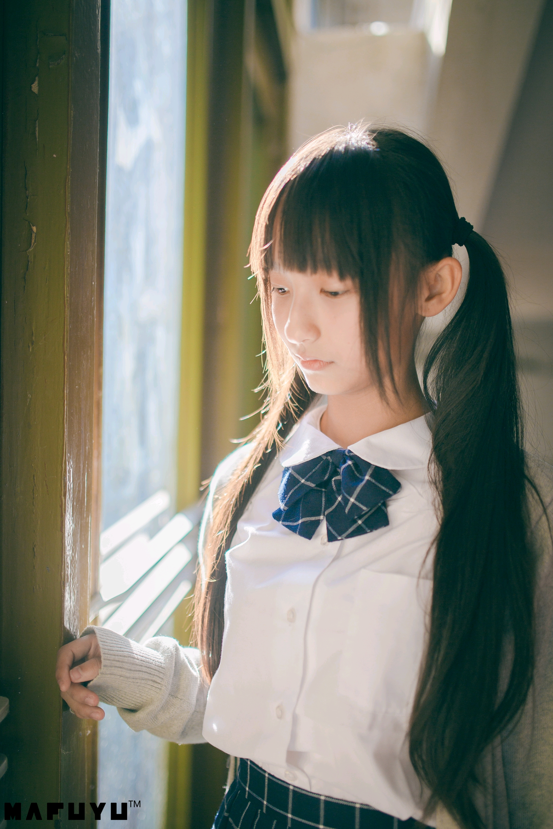 身边有这么可爱的女孩子,还能好好学习嘛