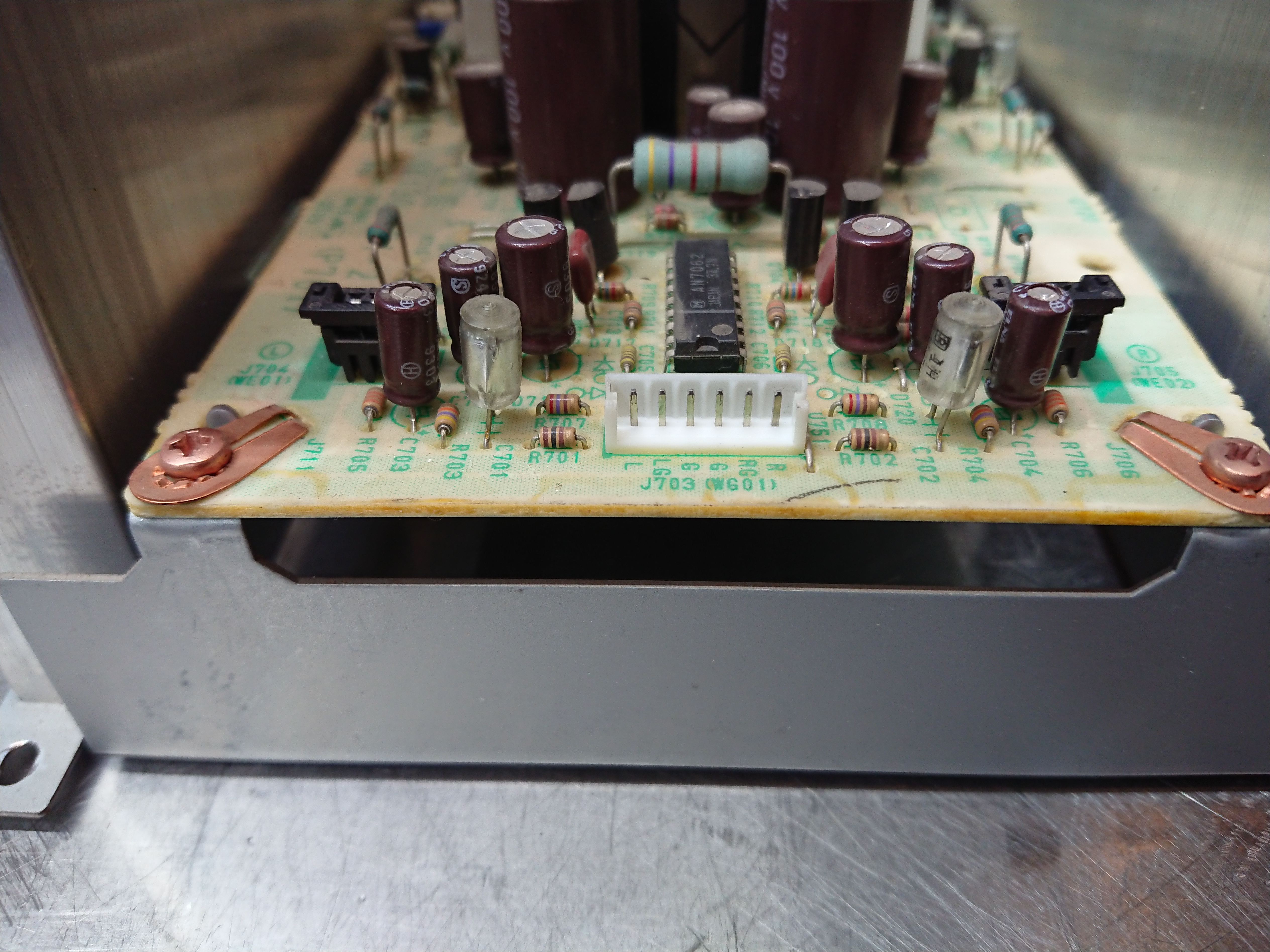 马兰士marantzpm72功放拆机检修