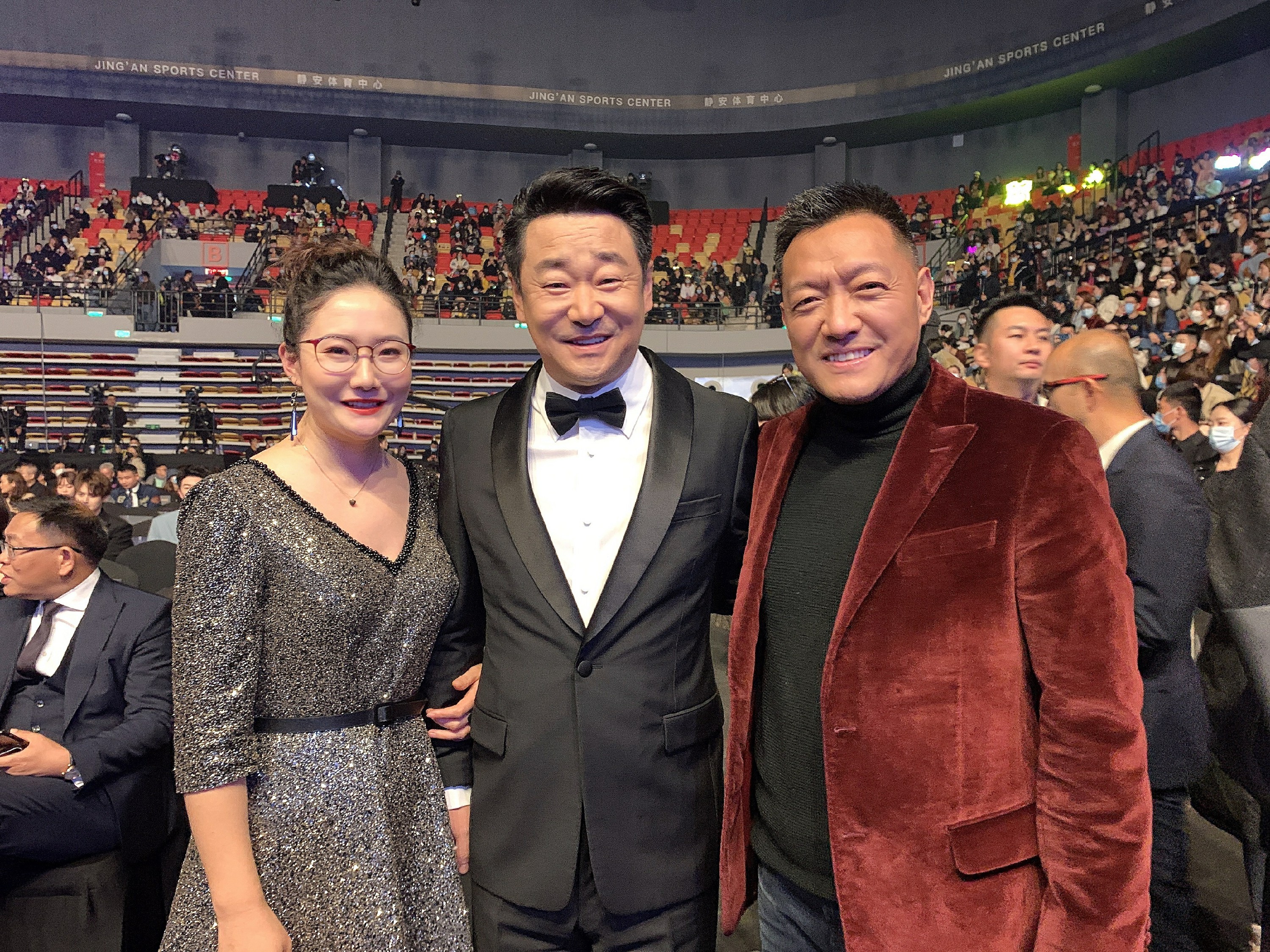 李梦男刘亚菲低调出席时尚先生盛典 群星璀璨相聚上海