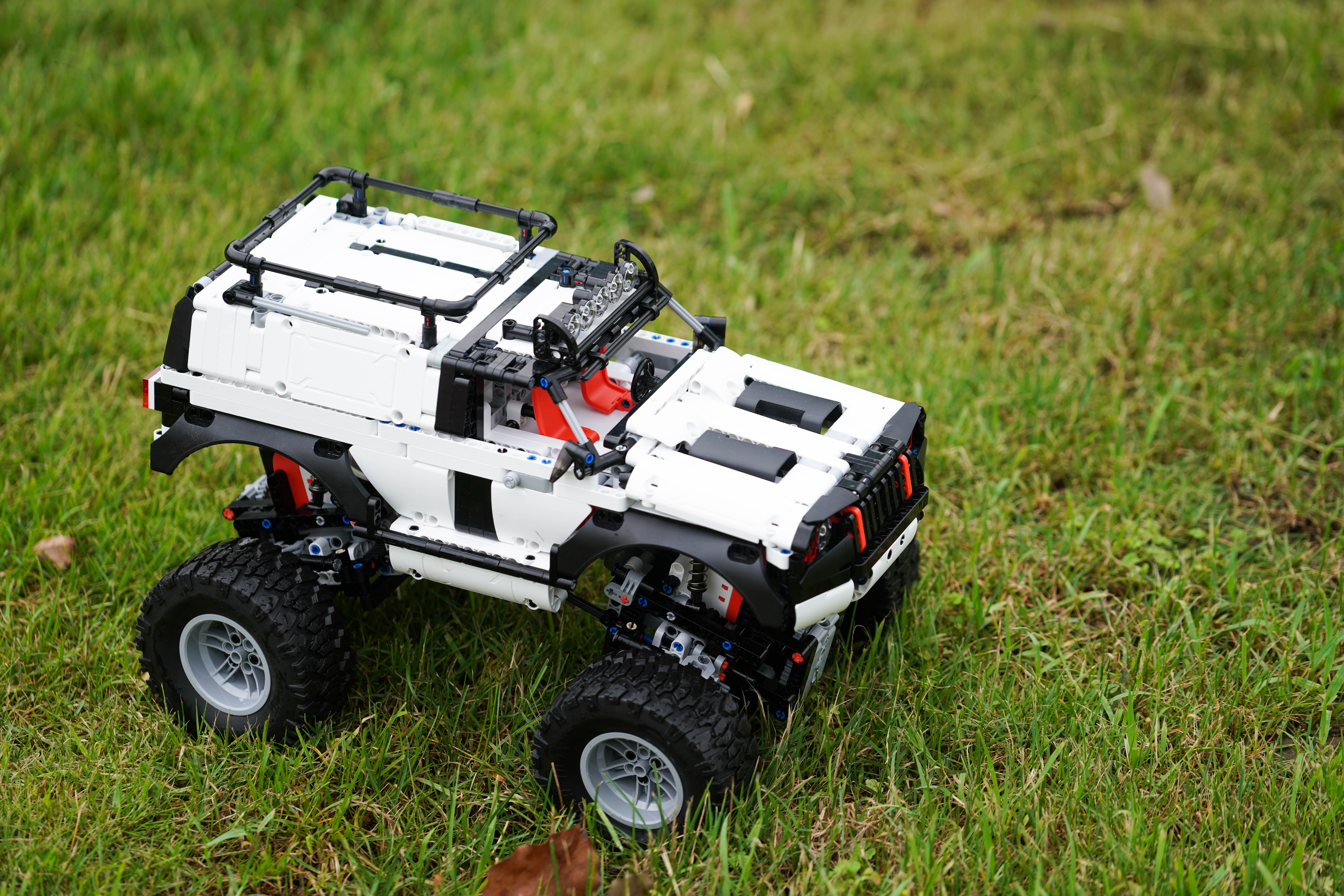 小米智能积木越野四驱车:大孩子的小玩具小孩