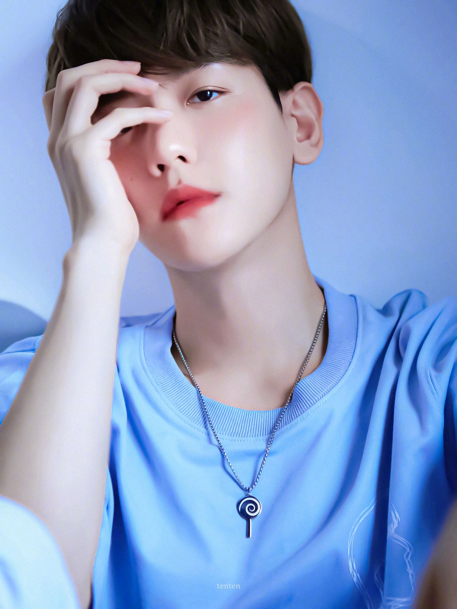 【边伯贤】当你发现他有腹肌