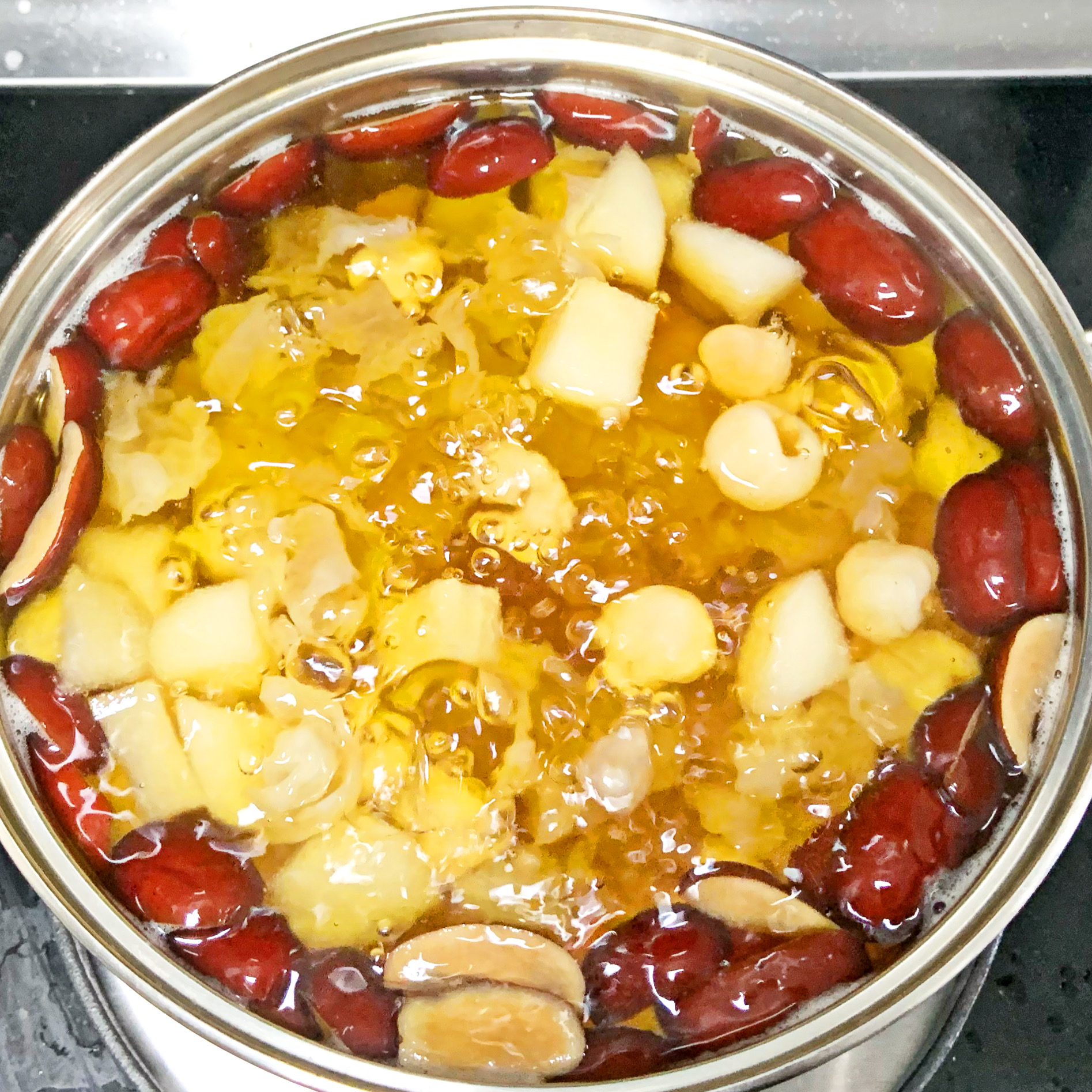 想喝广西糖水吗?银耳雪梨桂圆红枣