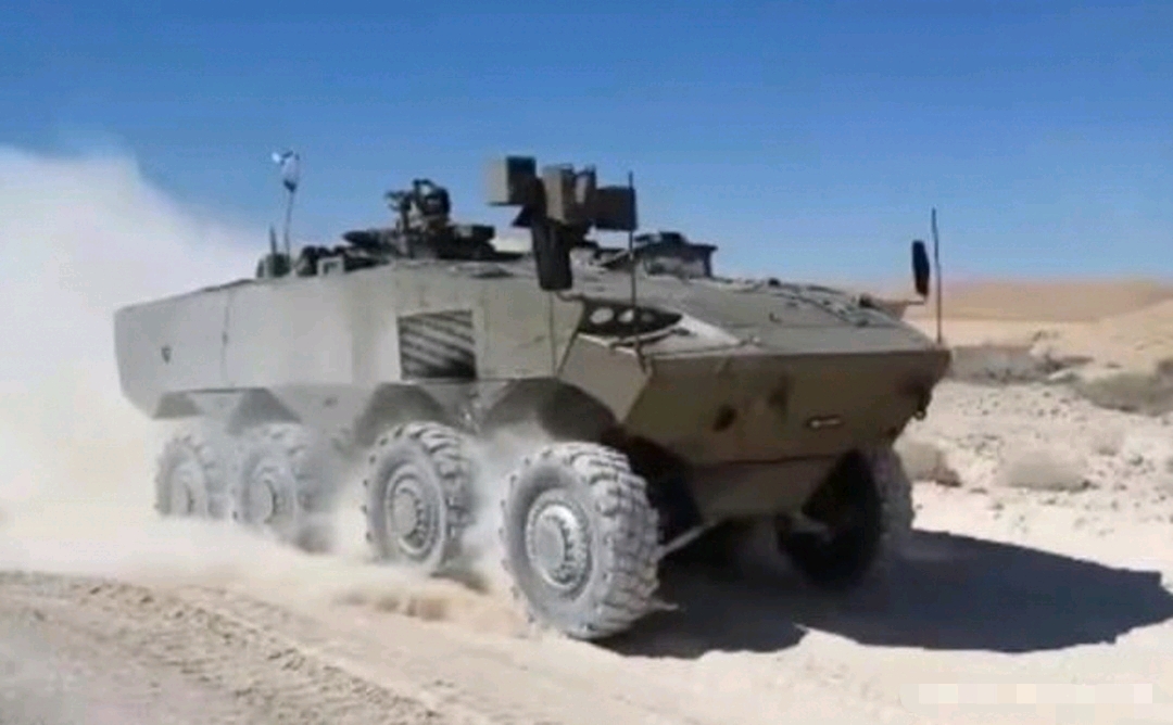 世上最抗揍战机：发动机被打烂仍能返航机翼被轰掉一半照样飞行