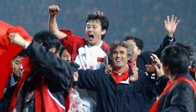 2022年换成中国办世界杯？这是什么操作...