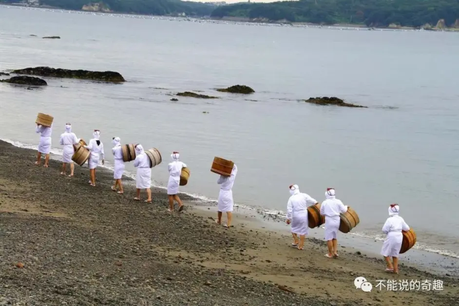 逐渐消失的 海女 延续了千年时间 大海里的一道靓丽风景线 哔哩哔哩