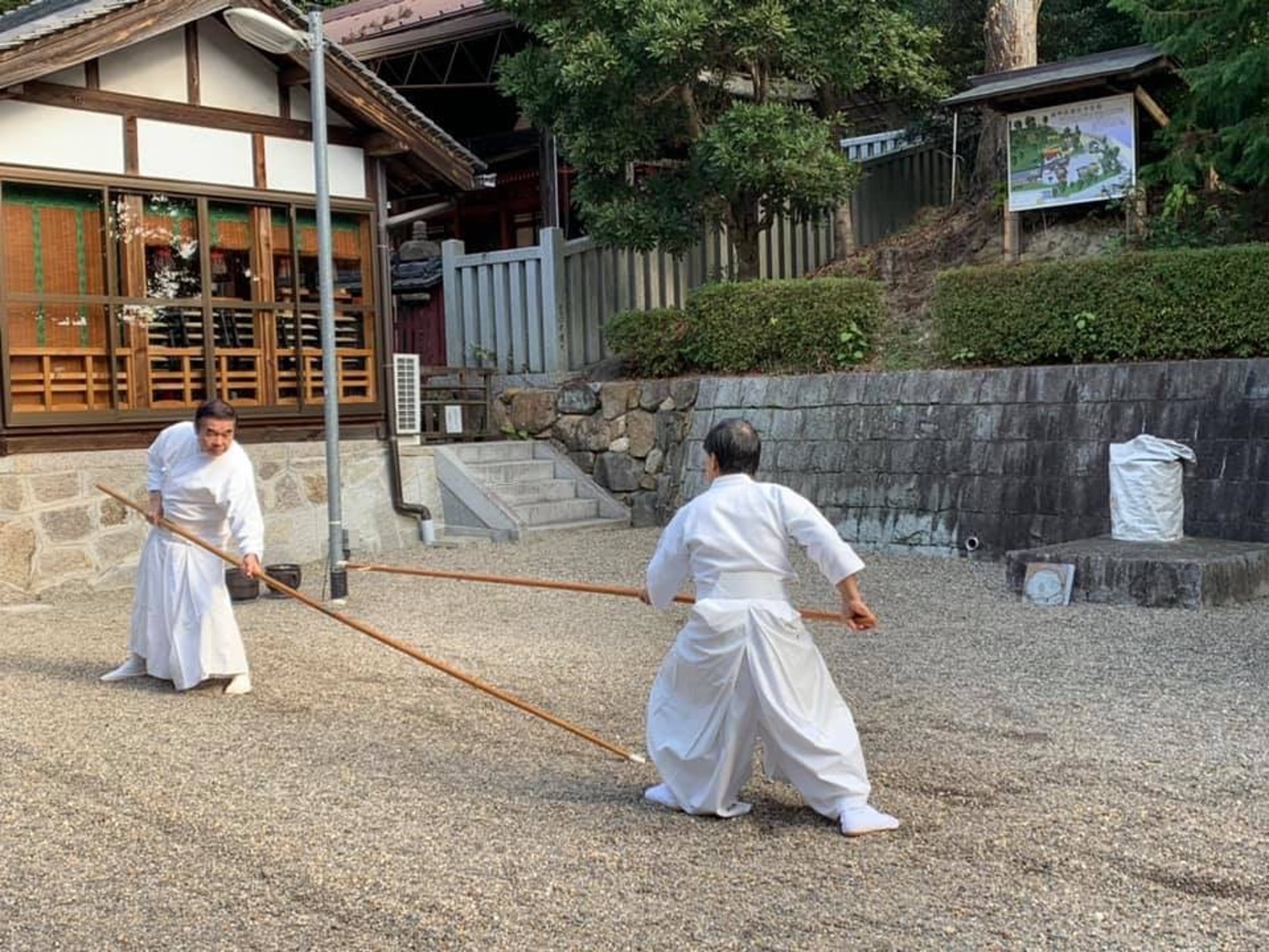 【日本】日本枪术:军队多用敲打而非扎刺&反而有利於攻击盔甲武士