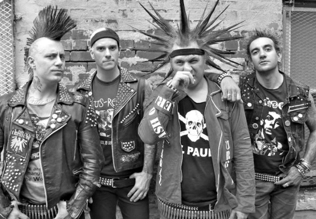 经典的punk rock造型(图片源自网络)