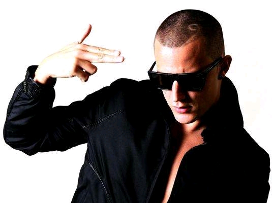 关于19百大dj第16名dj snake"蛇叔"(与热爱电音朋友一起收集资料写的)